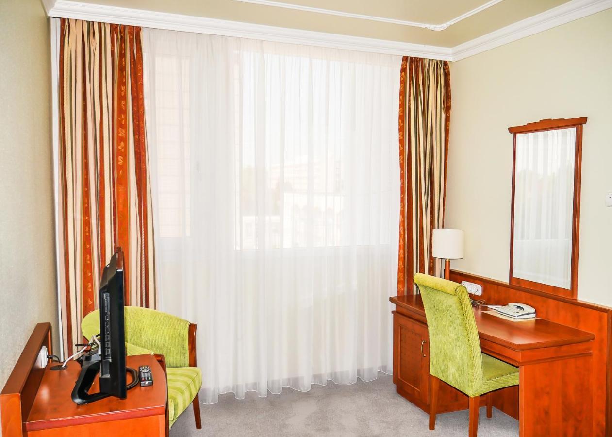 Hotel Silver Hajdúszoboszló Екстериор снимка