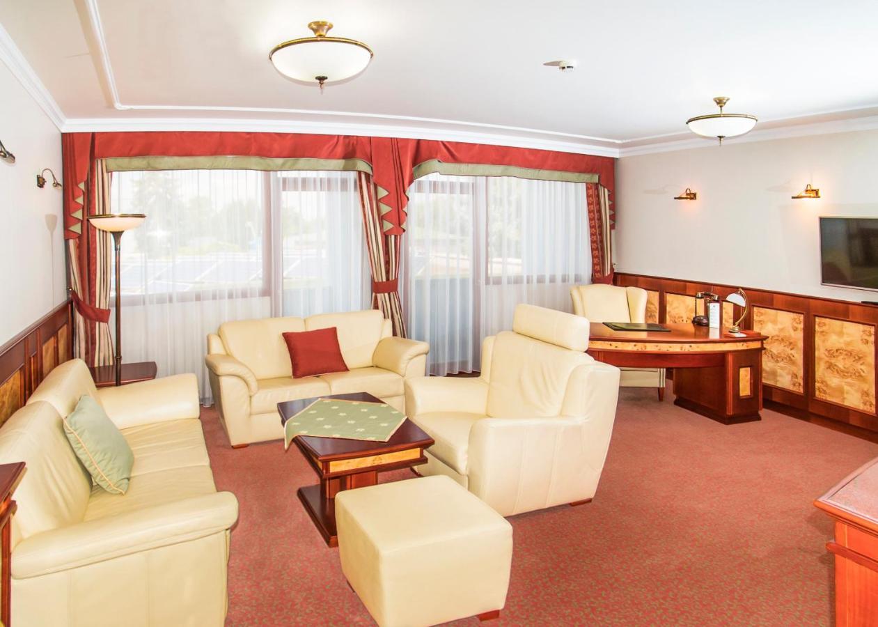 Hotel Silver Hajdúszoboszló Екстериор снимка