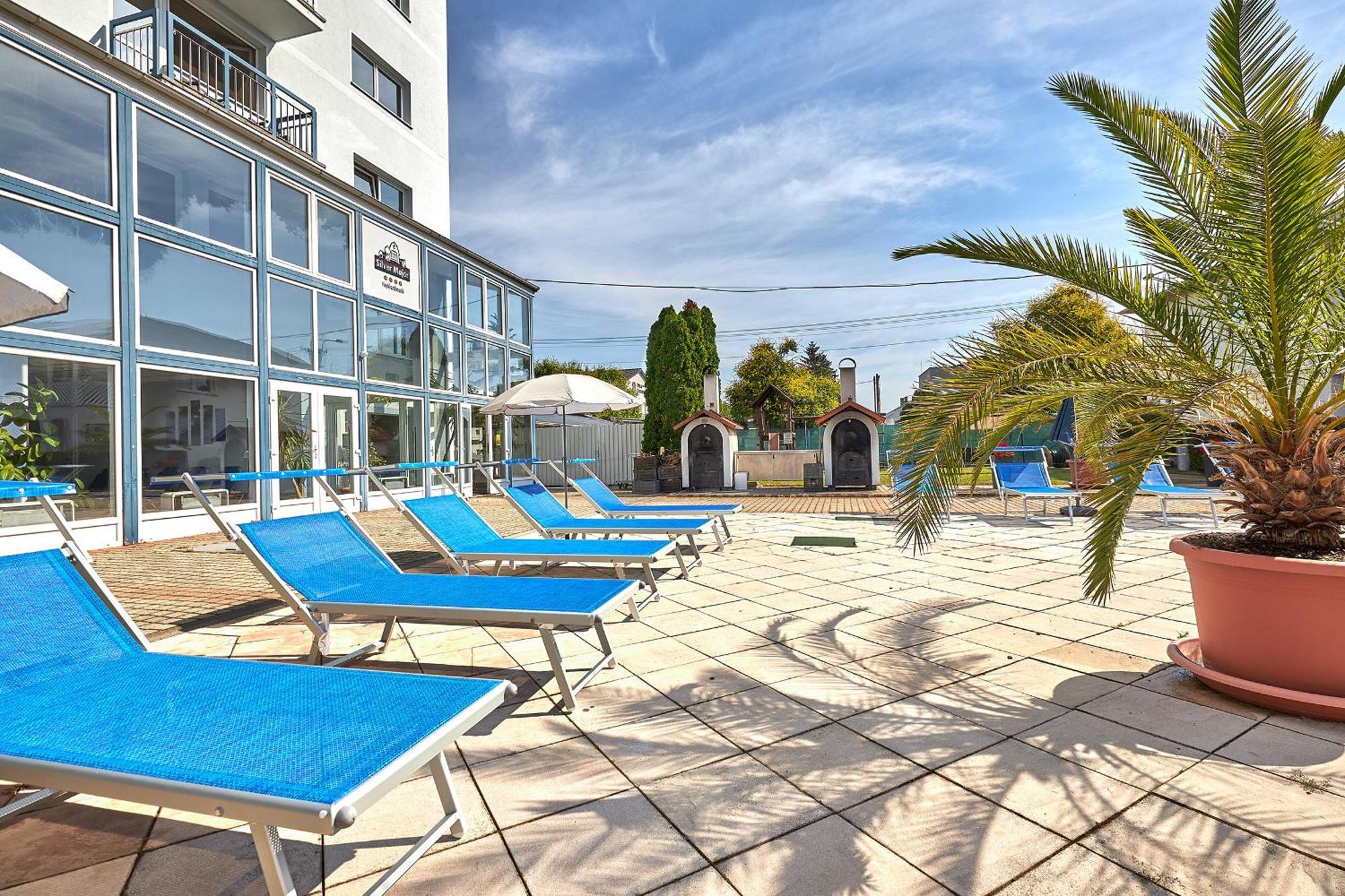 Hotel Silver Hajdúszoboszló Екстериор снимка