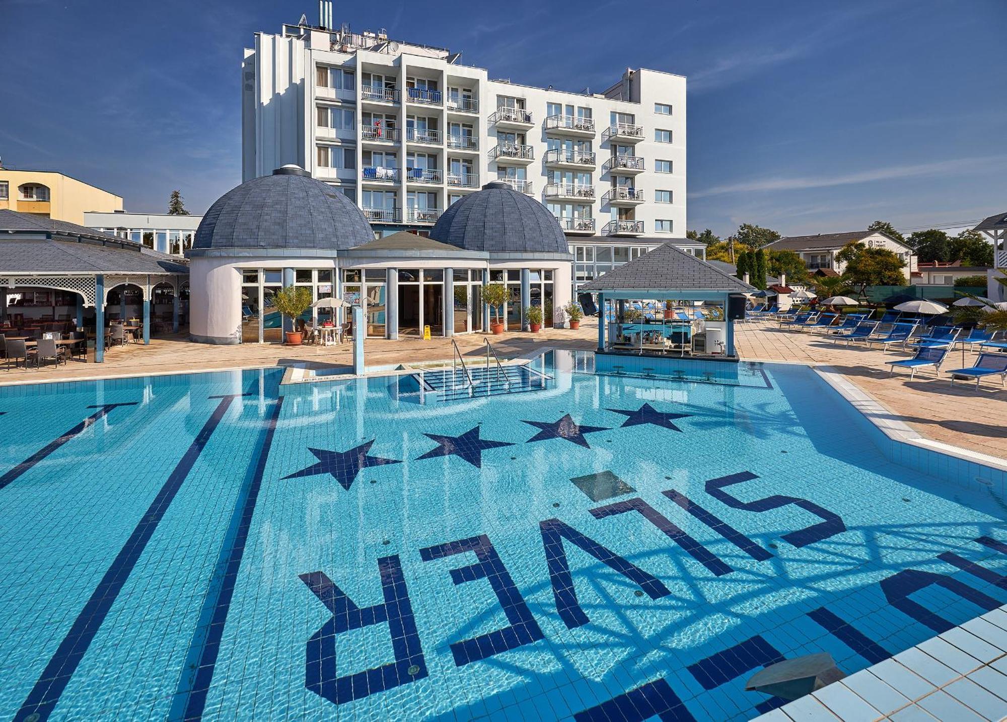 Hotel Silver Hajdúszoboszló Екстериор снимка