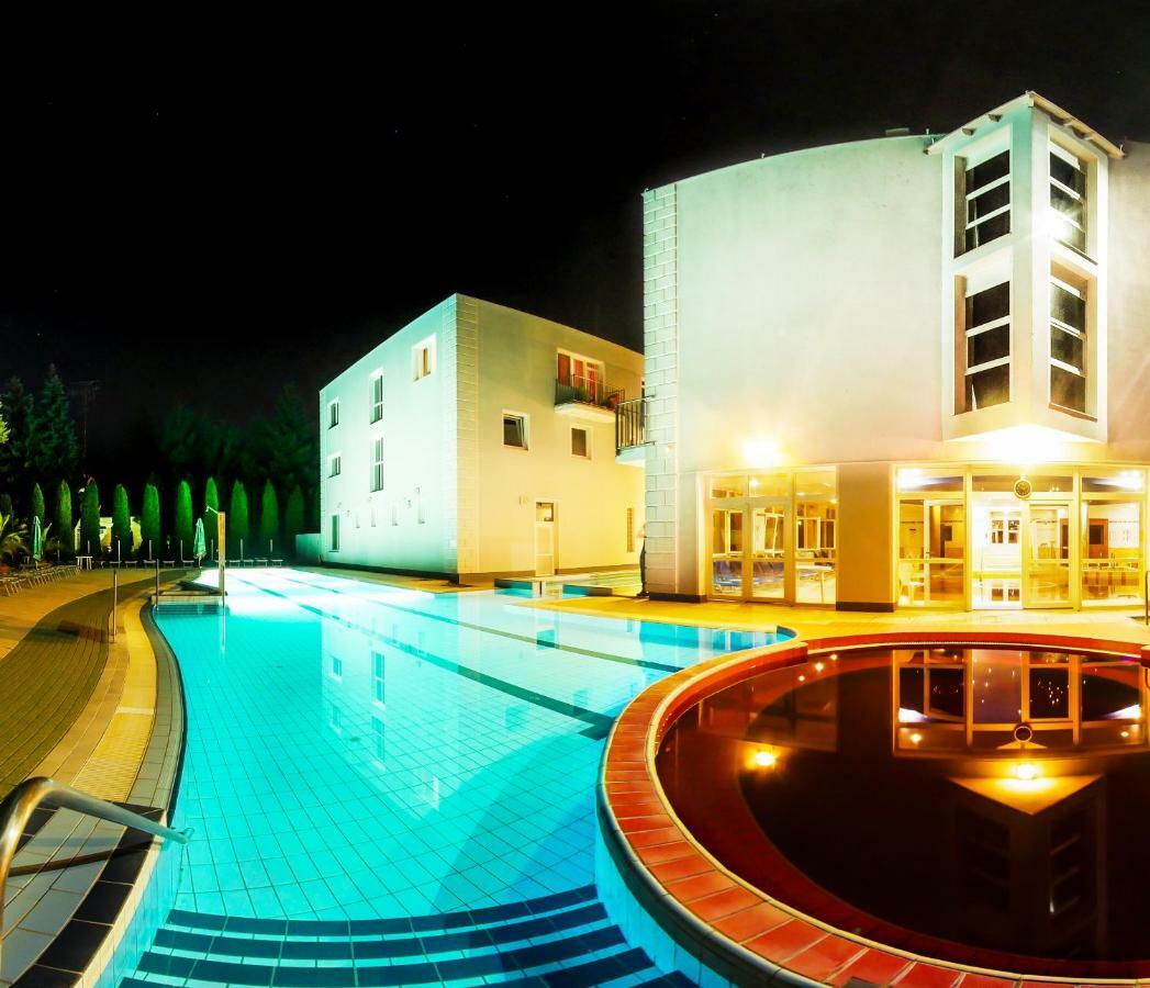 Hotel Silver Hajdúszoboszló Екстериор снимка