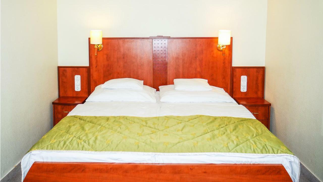 Hotel Silver Hajdúszoboszló Екстериор снимка