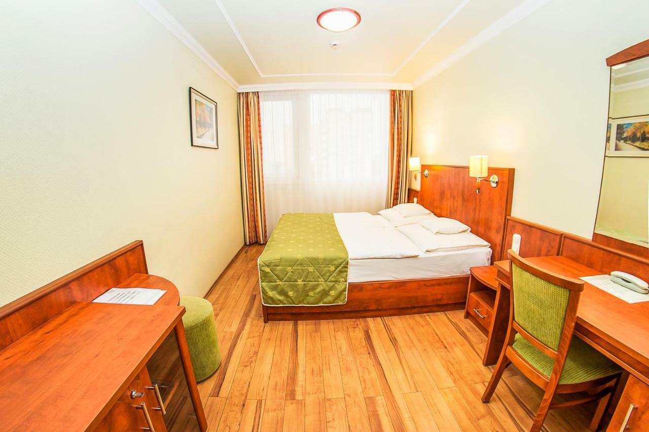 Hotel Silver Hajdúszoboszló Екстериор снимка