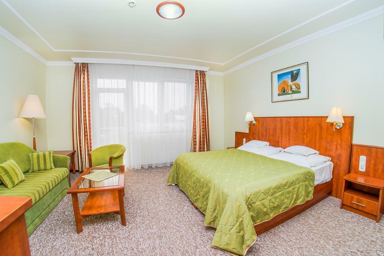 Hotel Silver Hajdúszoboszló Екстериор снимка